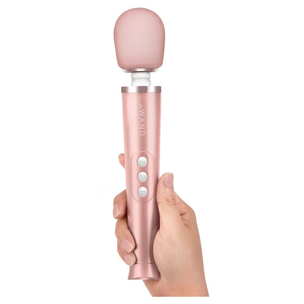 Le Wand Petite Gold Travel Rechargeable Wand-1